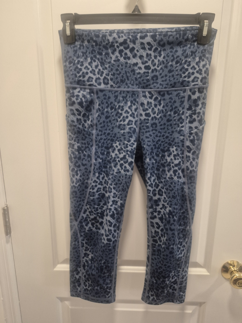 Women's Blue Leopard Capri Leggings with Wide Waistband
